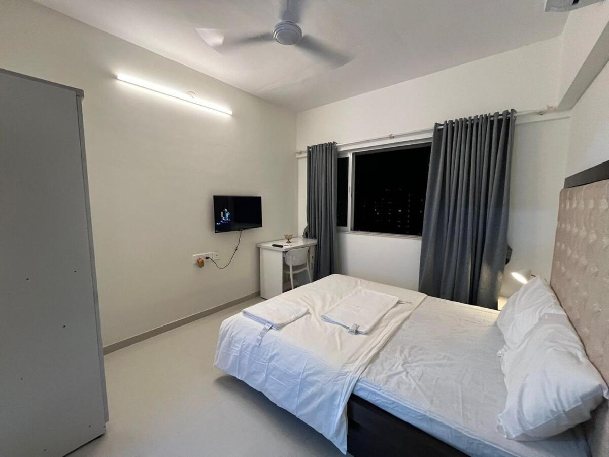 2bhk Living Near Nesco Malad East West Apartament