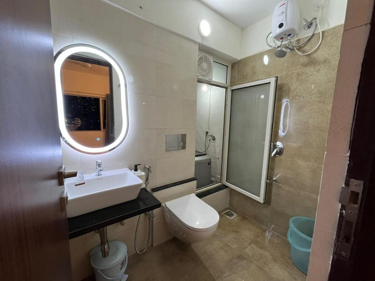Apartament 2bhk Living Near Nesco Malad East West *